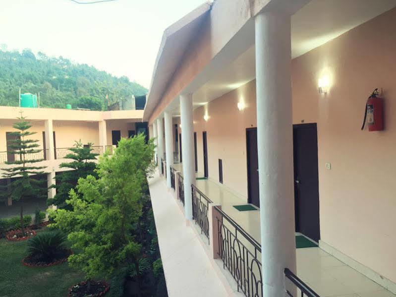 Kanara Hotel Bhīm Tāl Esterno foto